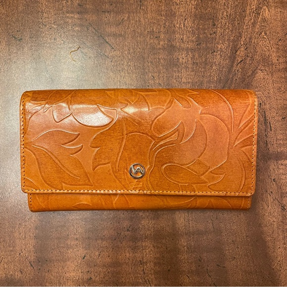 Valentina Brown Tan Leather Leaf Embossed Wallet - Made in Italy - Picture 1 of 9